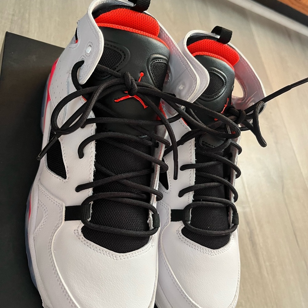 Nib big kid 7 (womens 9) Jordan 91